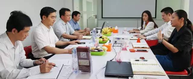 宣城市委常委、副市長汪謙慎一行冒著16級超強臺風(fēng)奔赴東方龍商務(wù)洽談委托招商引資合作 宣城市委常委、副市長汪謙慎一行冒著16級超強臺風(fēng)奔赴東方龍商務(wù)洽談委托招商引資合作