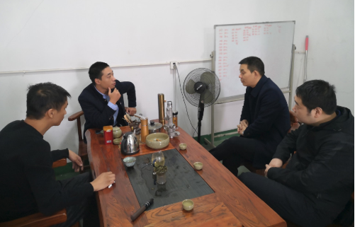 陪同政府園區(qū)赴汽車零配件搬遷擴建投資選址項目方對接考察，推進汽車產(chǎn)業(yè)整合發(fā)展