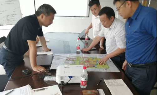 陪同政府園區(qū)對接考察自動化機器人及激光設(shè)備投資選址項目，促進(jìn)地方智能制造業(yè)發(fā)展