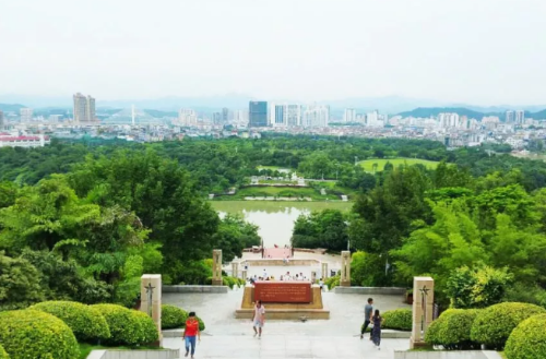 助力廣西百色右江區(qū)委托招商引資，加快新舊動能轉(zhuǎn)換