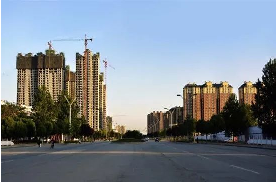 集團(tuán)全力助推河南鄧州市委托招商引資，促進(jìn)資源優(yōu)勢(shì)向主導(dǎo)產(chǎn)業(yè)集中轉(zhuǎn)化