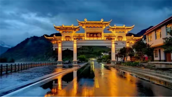 東方龍商務(wù)集團(tuán)全力助推甘肅隴南文縣委托招商招商引資，重點(diǎn)構(gòu)建特色農(nóng)業(yè)、優(yōu)勢(shì)工業(yè)、文旅康養(yǎng)三大產(chǎn)業(yè)集群