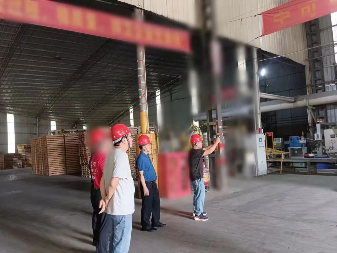 一家政府同日對接兩個項(xiàng)目！廣西某地方政府先后對接環(huán)保塑料產(chǎn)品生產(chǎn)投資選址項(xiàng)目和十強(qiáng)品牌建筑材料擴(kuò)建項(xiàng)目