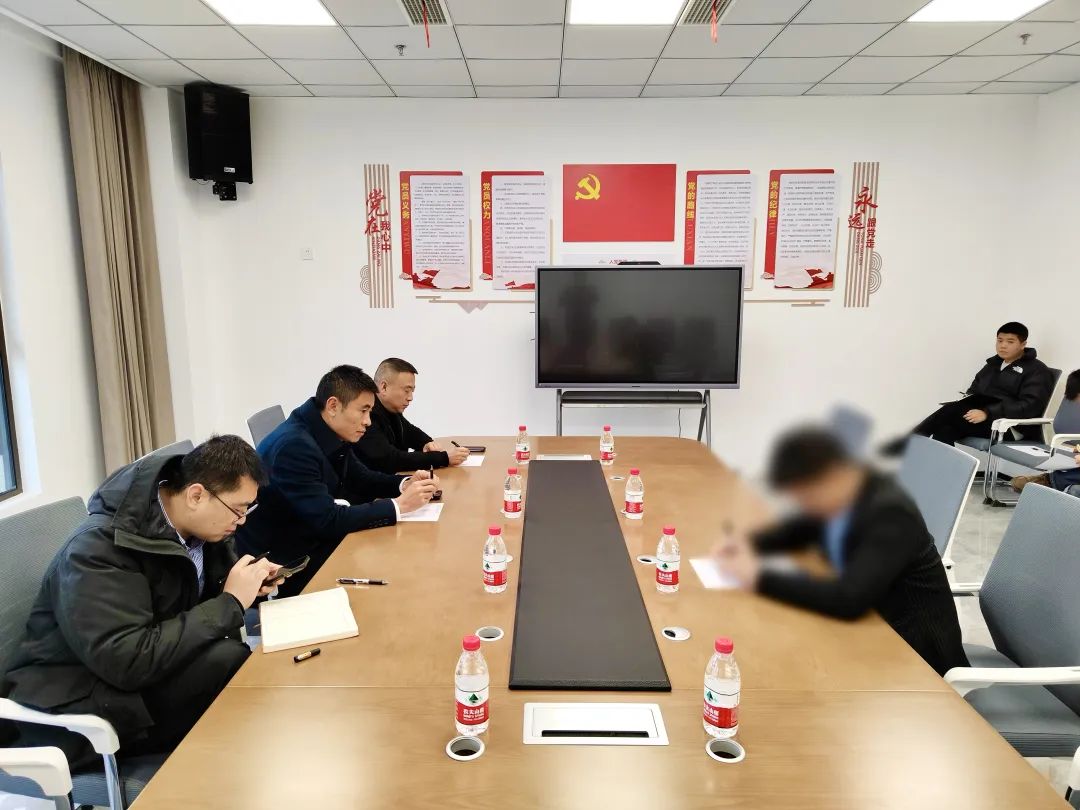 落地速度快，生產(chǎn)效益高！高端智能觸控屏生產(chǎn)投資選址項目方反向考察四川某地方政府